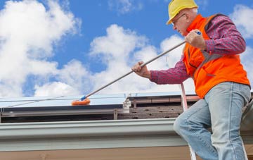 Lindsey Tye soft wash roof cleaning